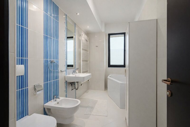 Pipera, Erou Iancu Nicolae, apartament 4 camere, 175 mp, 2 parcari.